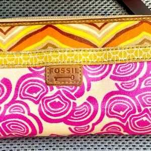 Like new fossil leather wallet